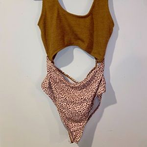 SHEIN One-piece beige and patterned swimsuit